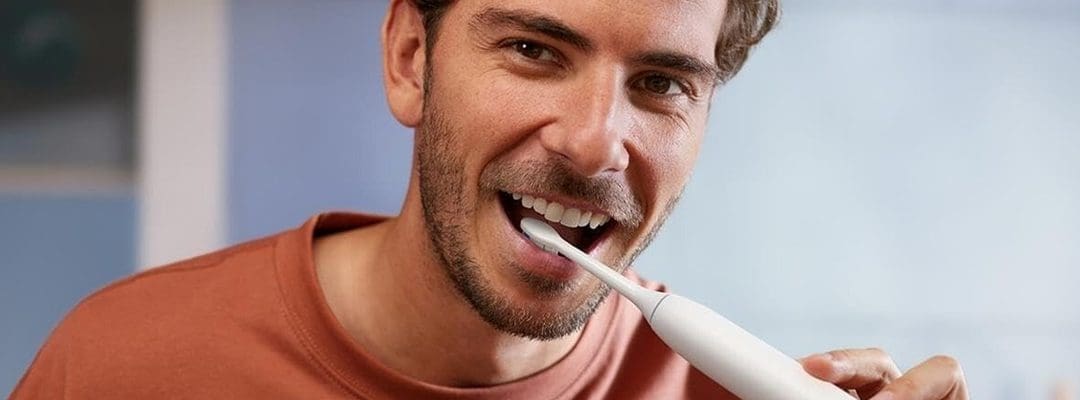 Sonic Toothbrush vs. Regular: The Physics Behind Cleaning Effectiveness